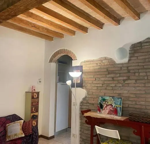 Apartment Casafiore Art Bijoux In Centro Storico A Parma